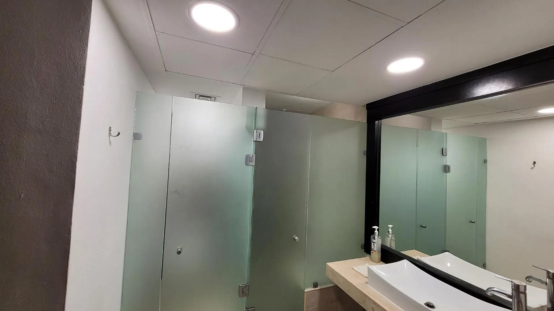Very Good Vibes Apartmen In Pdc, Steps From Beach דירה